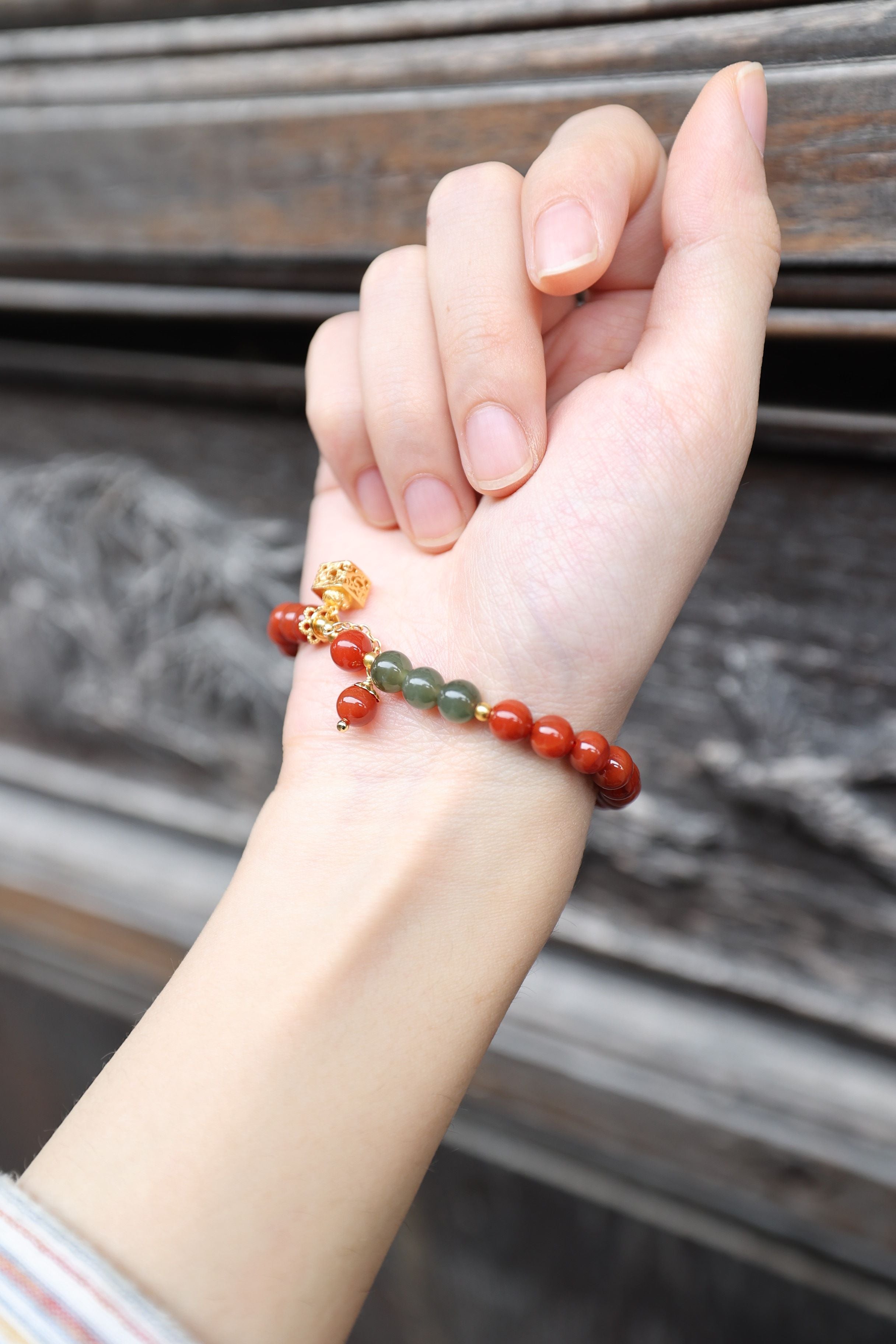 Premium South Red Agate and Green Jade Elastic Bracelet