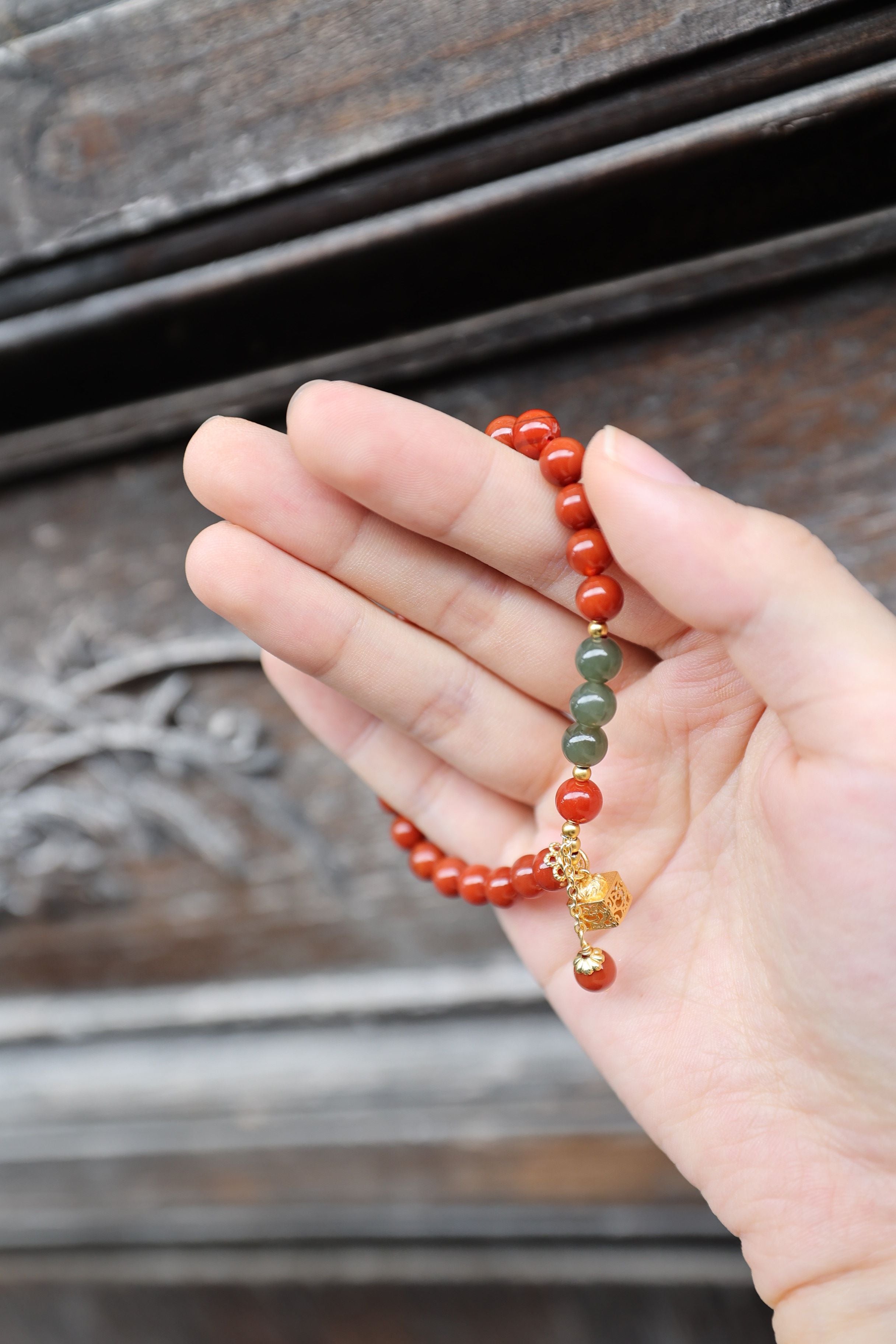 Premium South Red Agate and Green Jade Elastic Bracelet