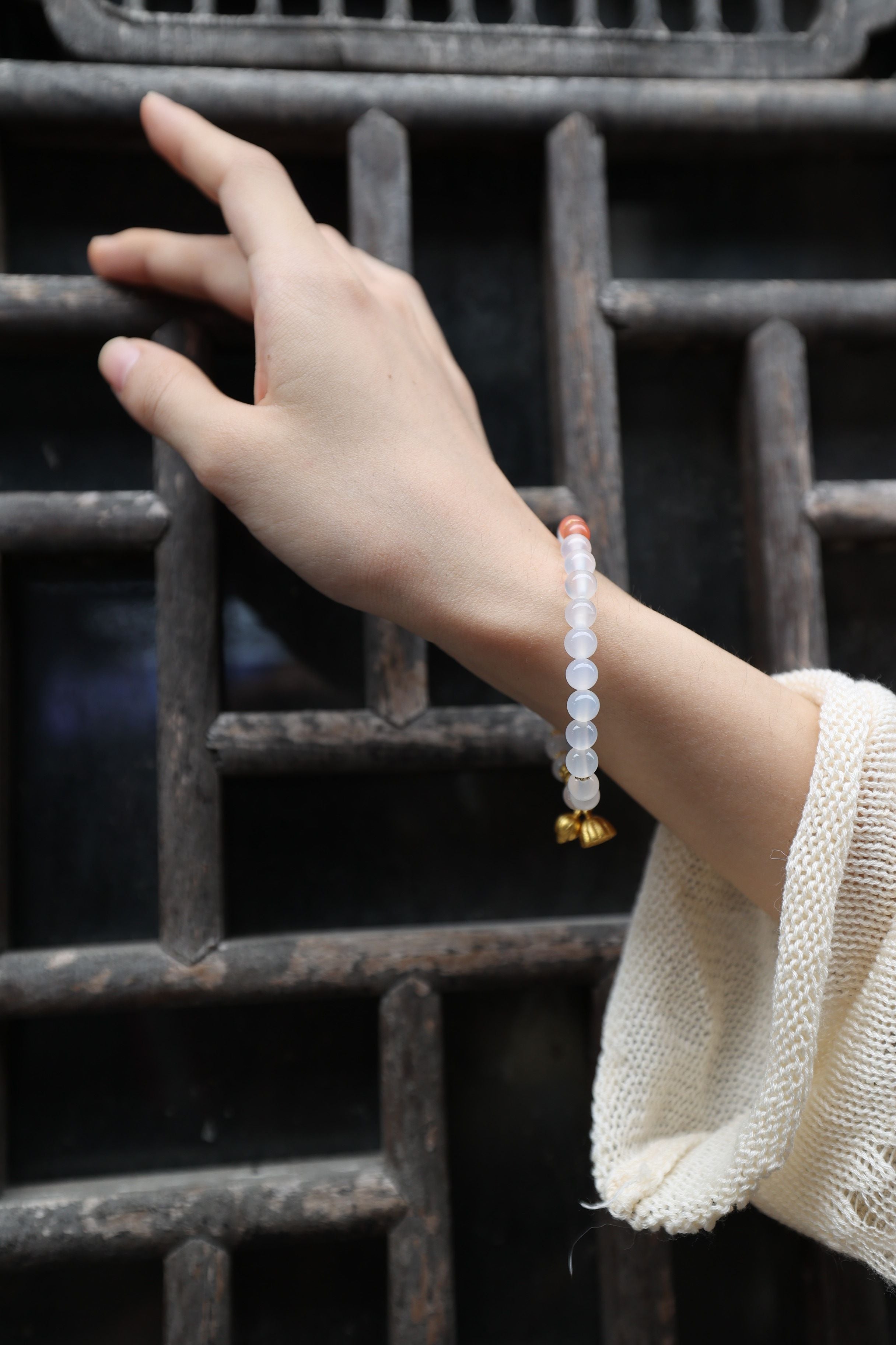 Zen Fire: White Agate & Nan Hong Bracelet - 16cm Balanced Elegance