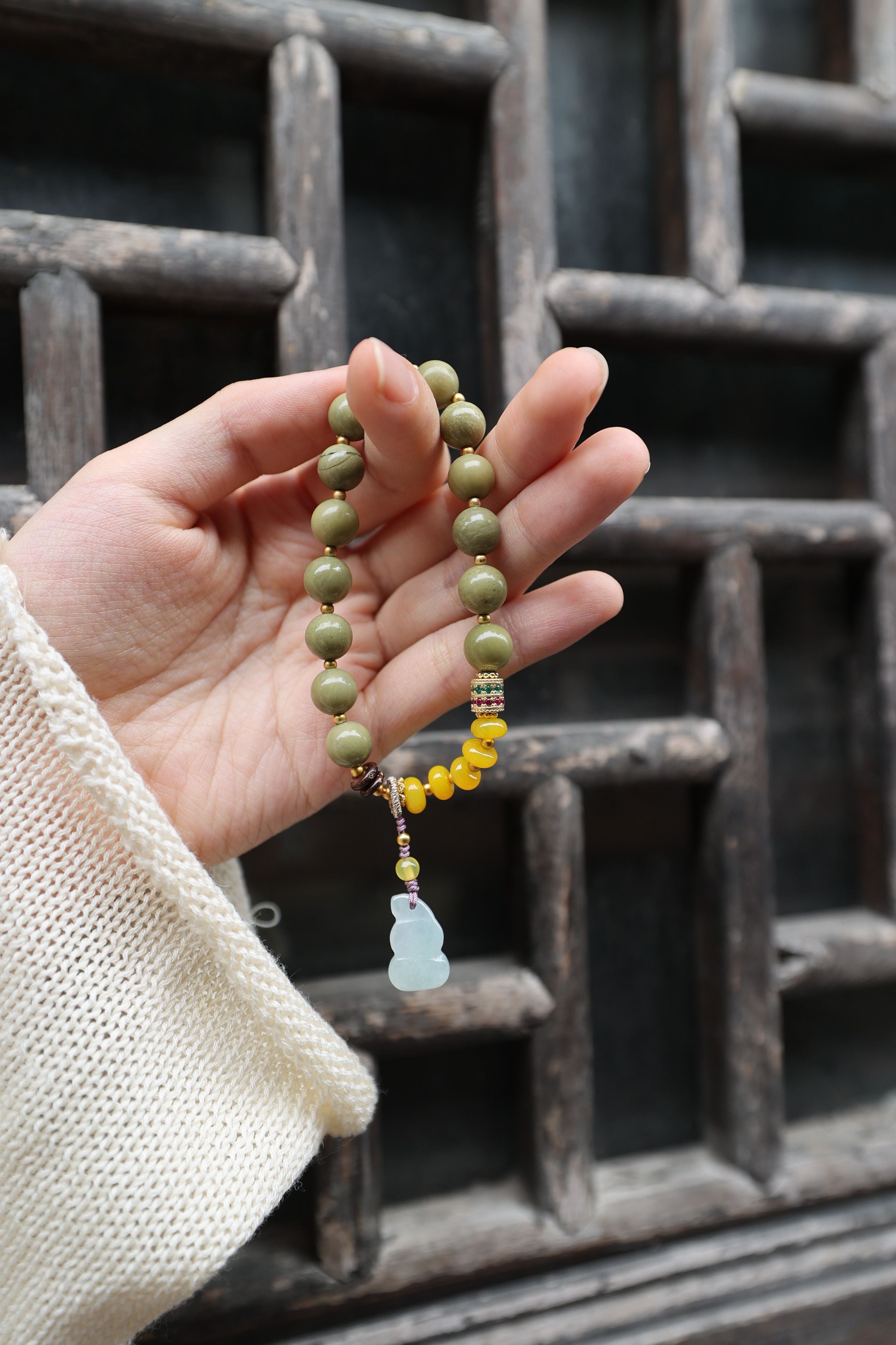 Alashan Agate, Yellow Agate, and Jade Bracelet, 16cm with 8mm Beads