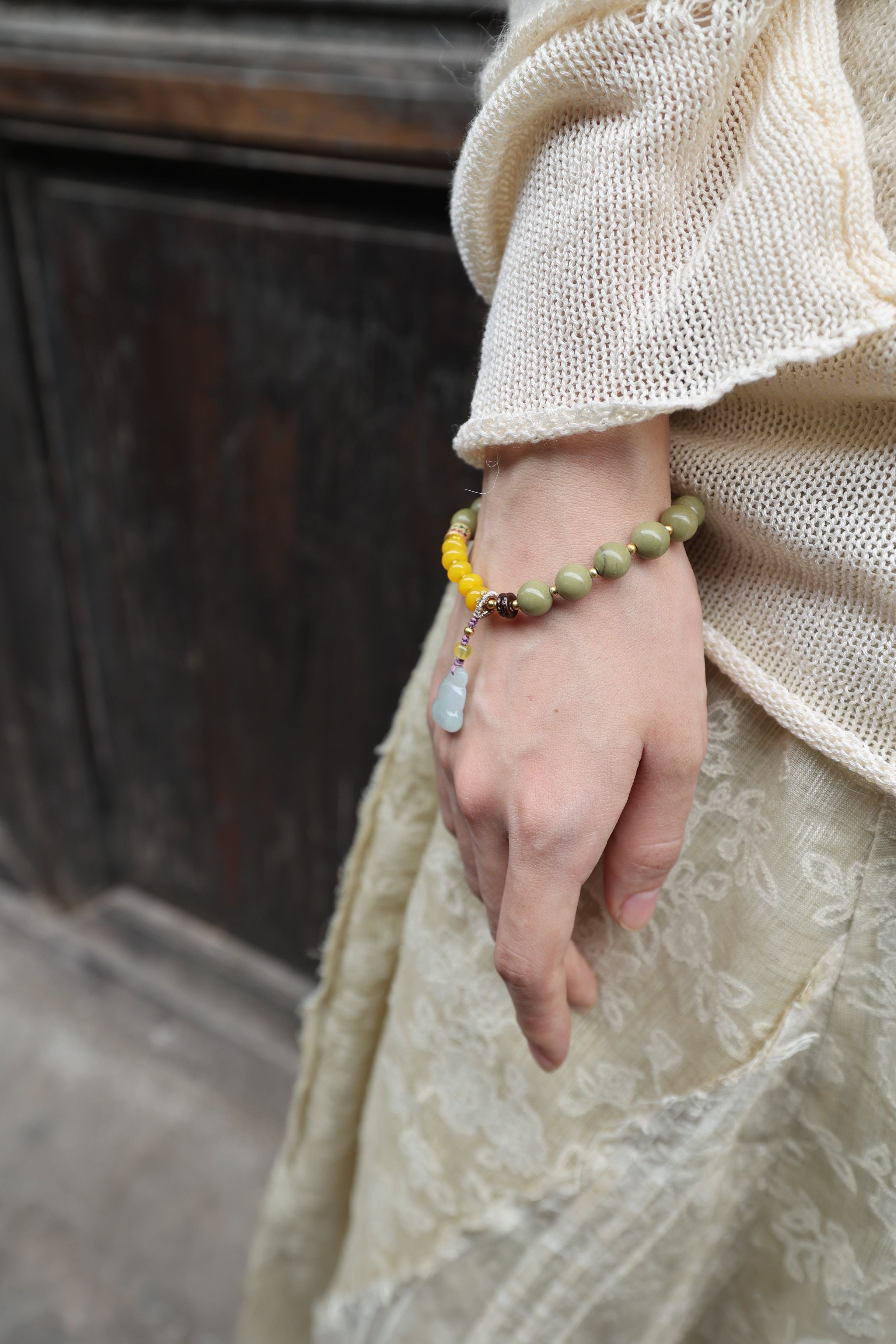 Alashan Agate, Yellow Agate, and Jade Bracelet, 16cm with 8mm Beads