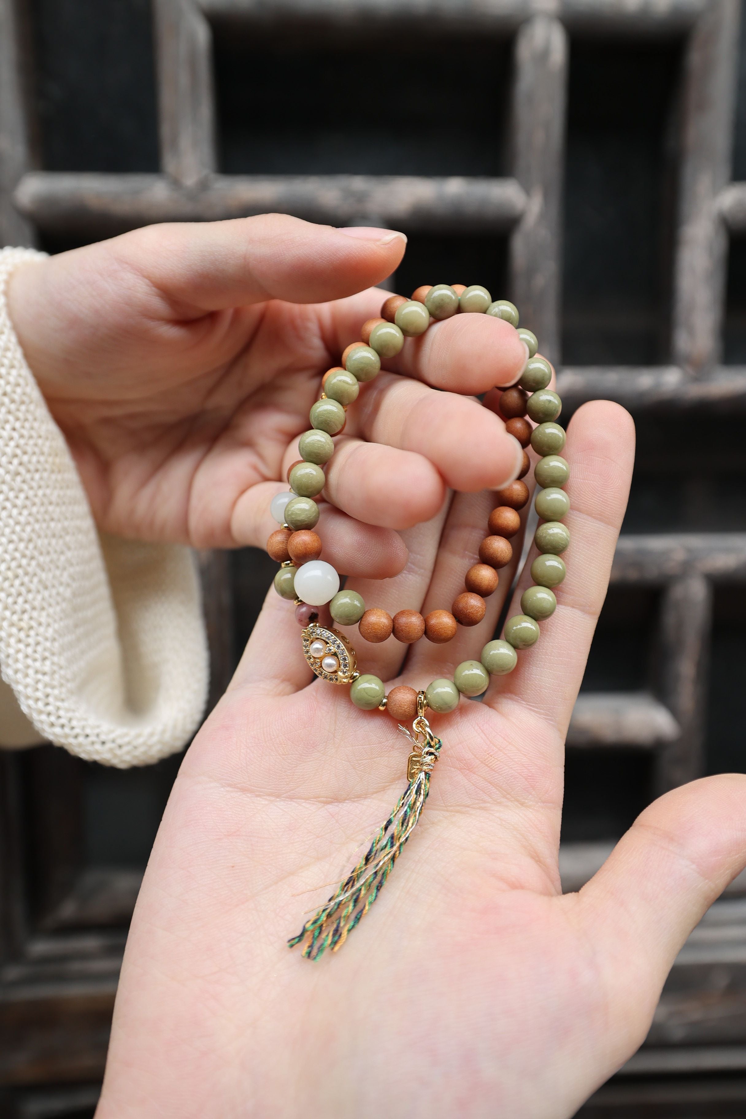 Alashan Agate and Barbie Sandalwood Bracelet/Necklace, 52cm with 7mm Beads