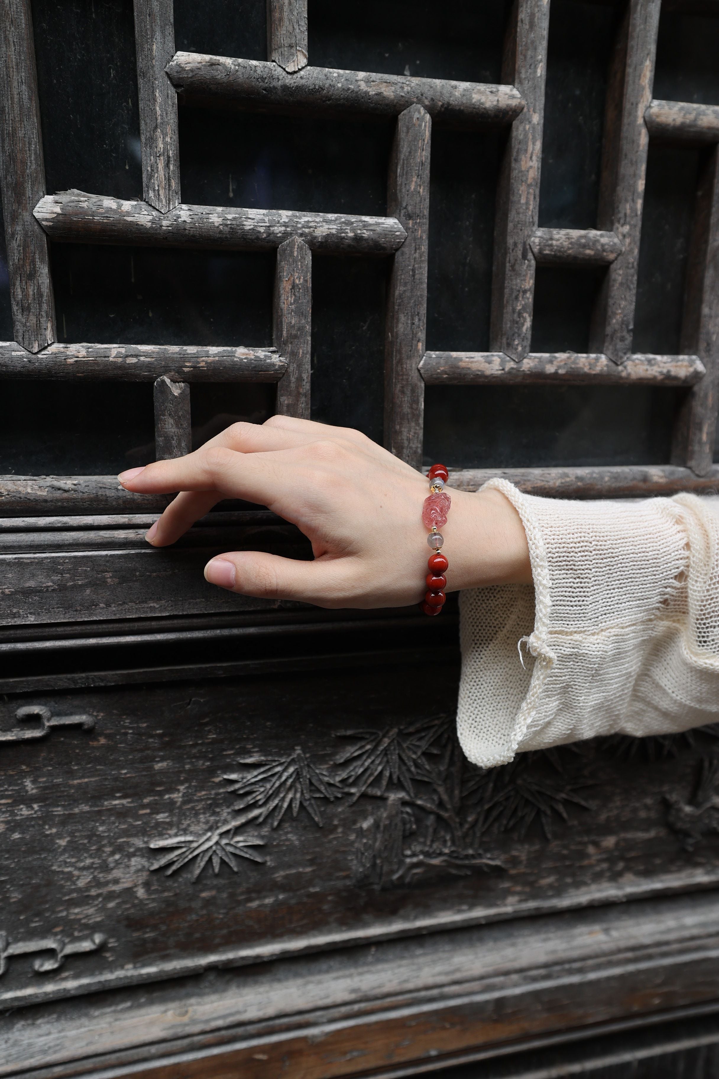 Premium South Red Agate and Strawberry Quartz Elastic Bracelet