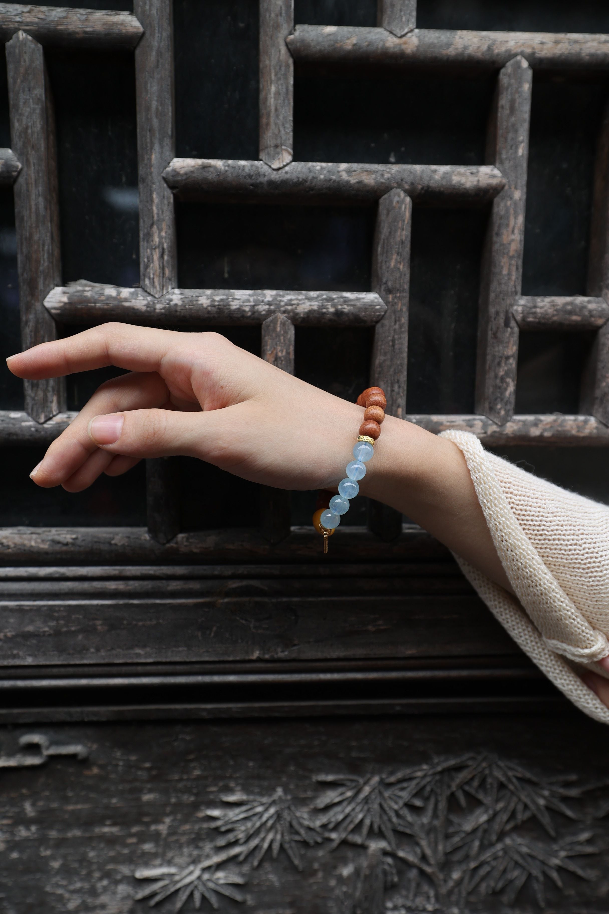 Barbary Sandalwood, Aquamarine, and Amber Bracelet, 16cm with 7mm Beads