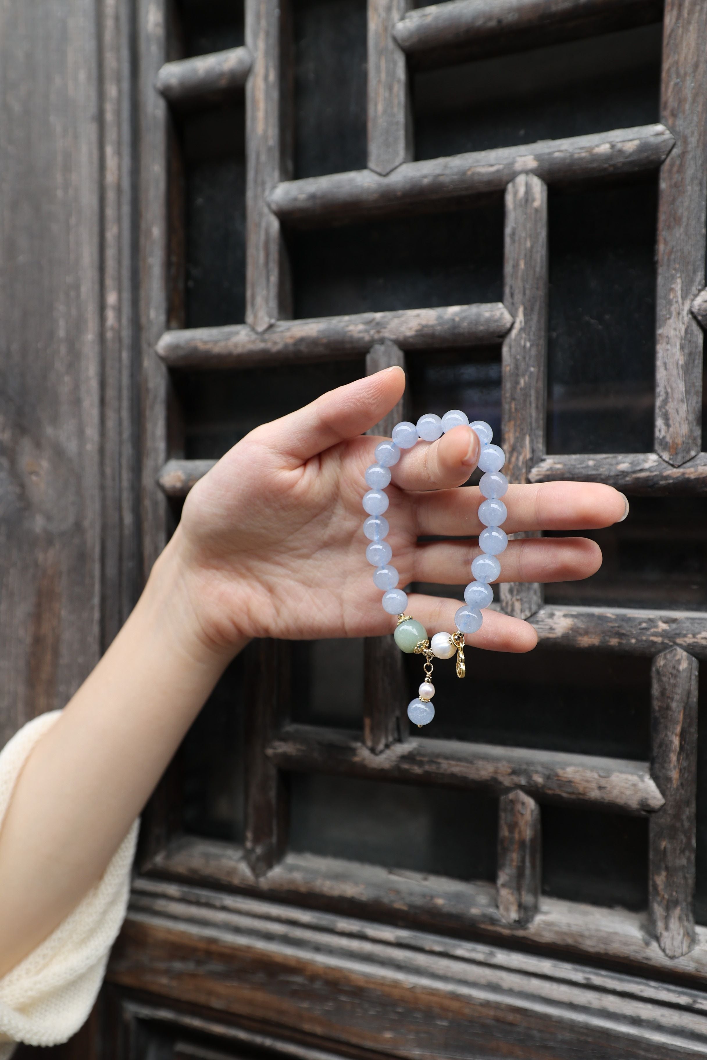 Aquamarine and Pearl Elastic Bracelet