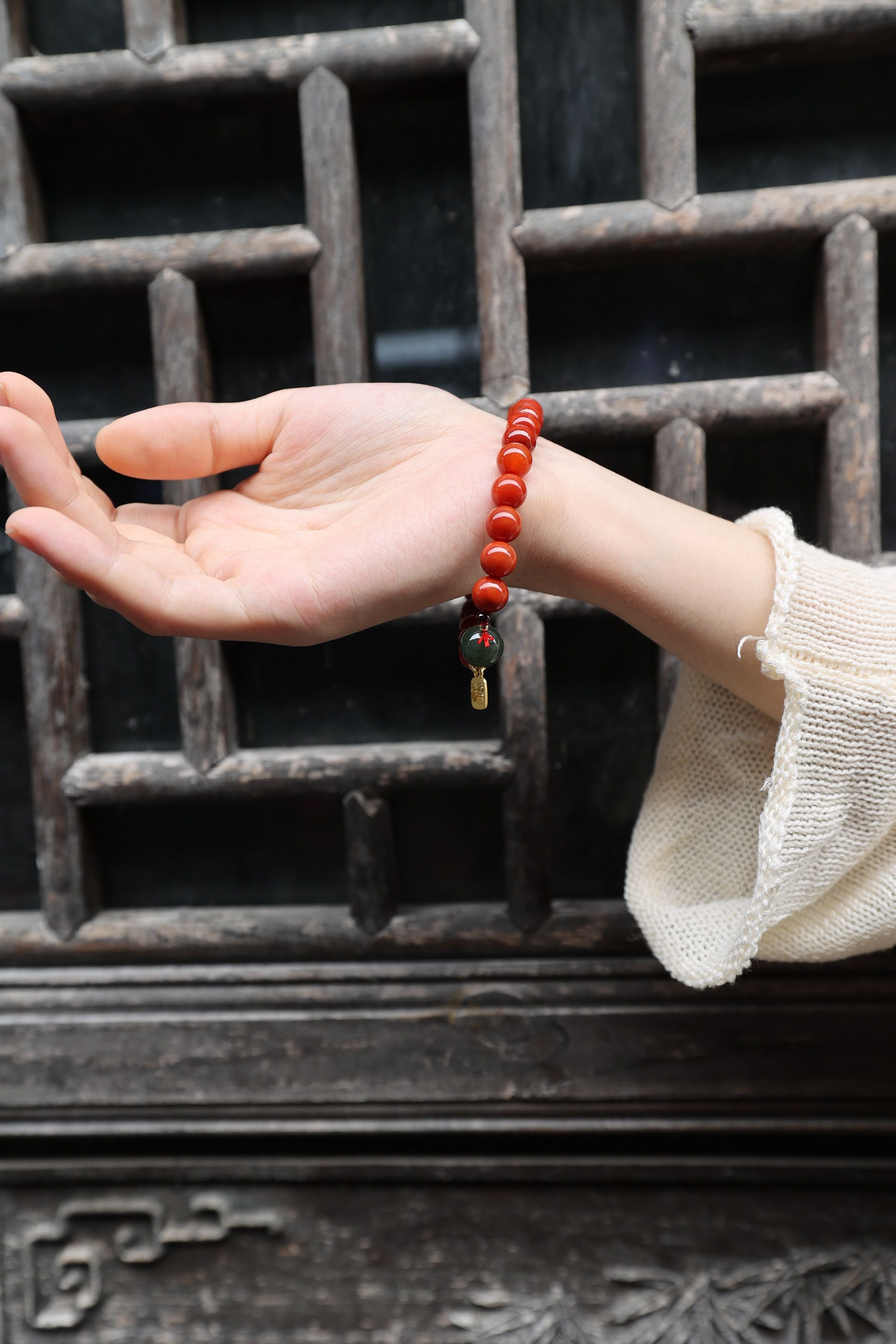 Premium South Red Agate Elastic Bracelet