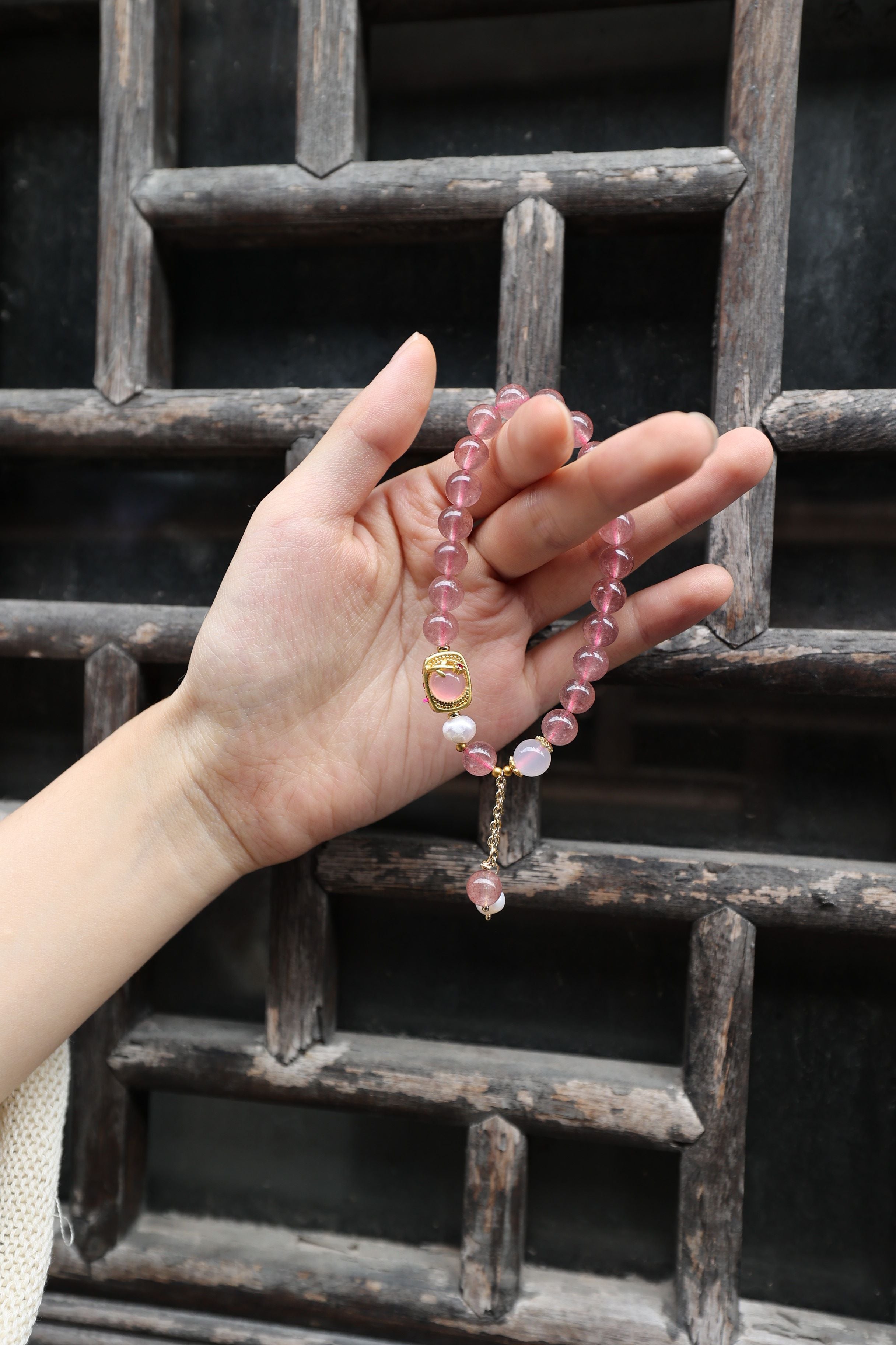 Strawberry Quartz, Pearl, and White Agate Bracelet, 16cm with 8mm Beads