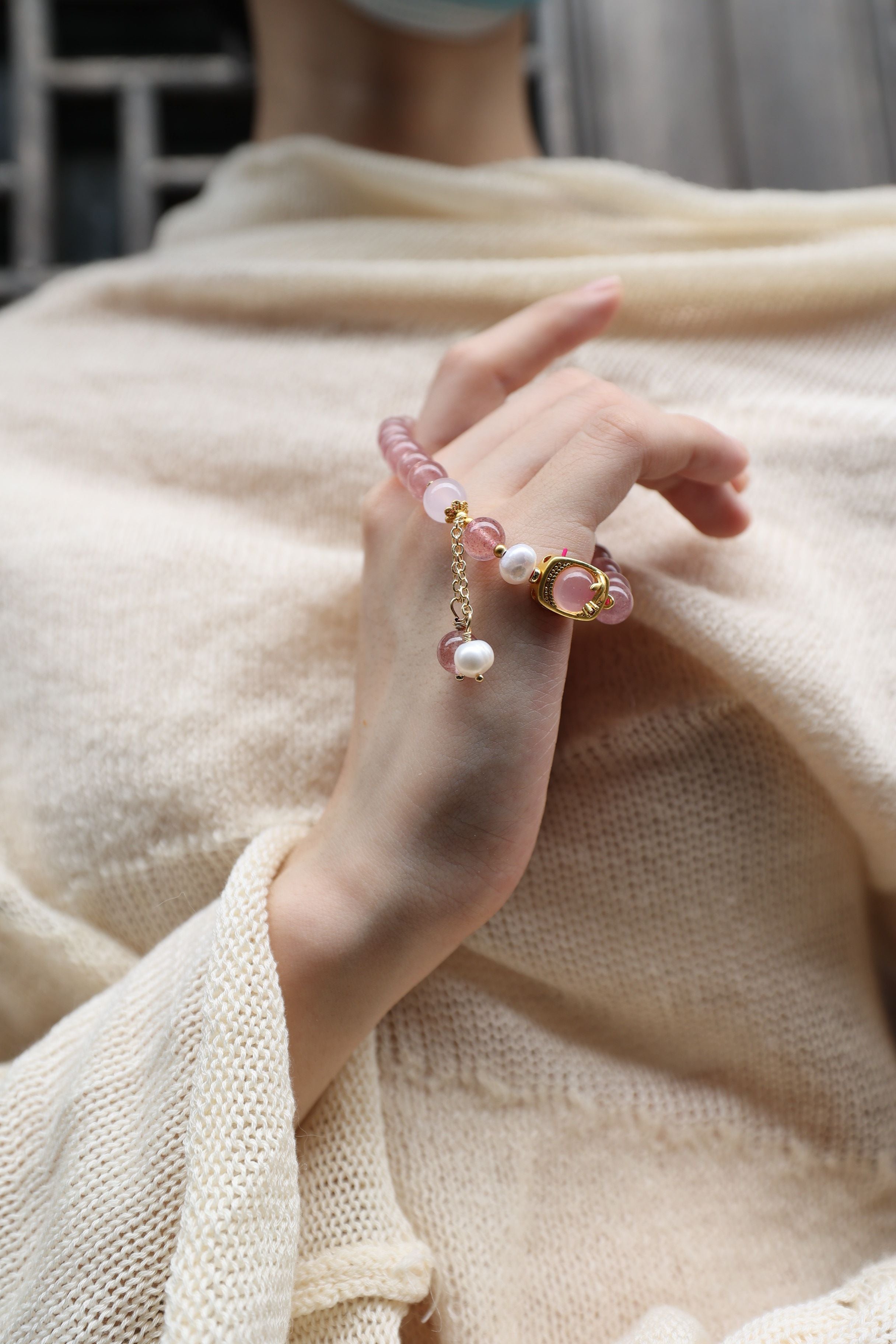 Strawberry Quartz, Pearl, and White Agate Bracelet, 16cm with 8mm Beads