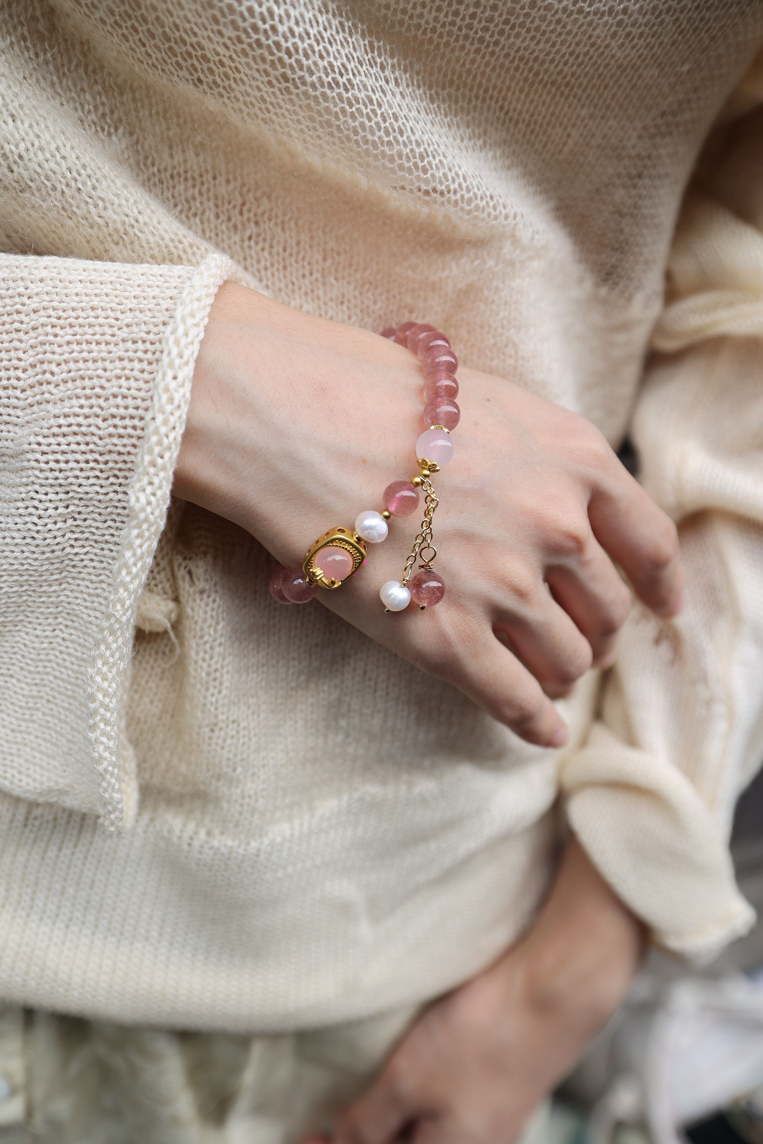 Strawberry Quartz, Pearl, and White Agate Bracelet, 16cm with 8mm Beads