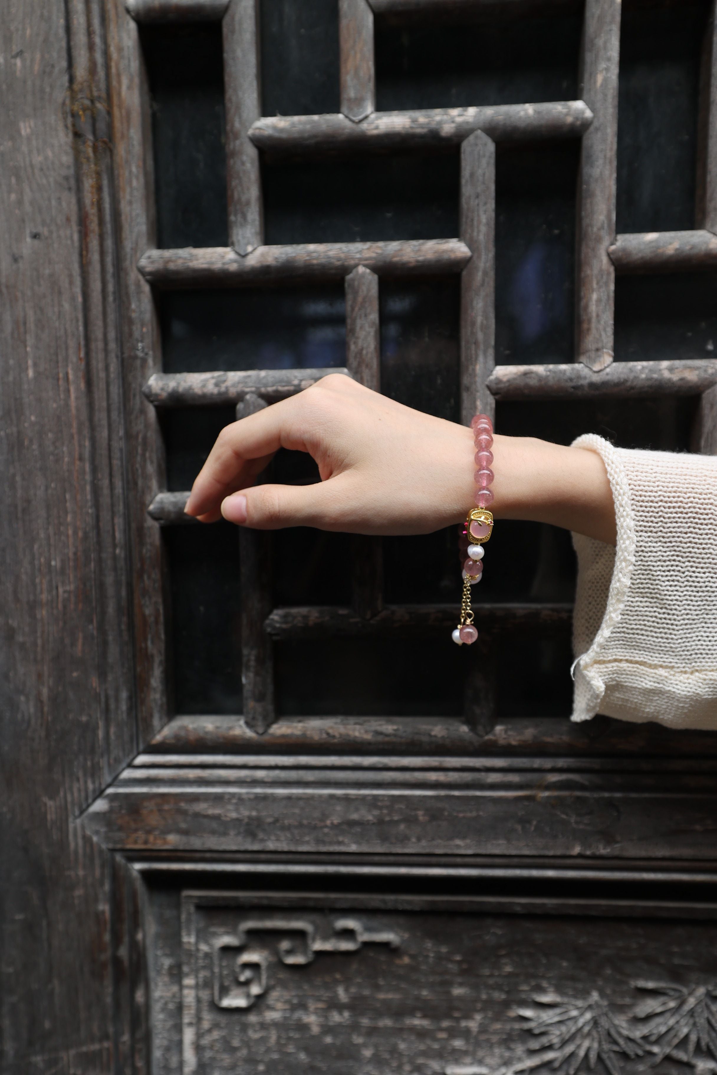 Strawberry Quartz, Pearl, and White Agate Bracelet, 16cm with 8mm Beads