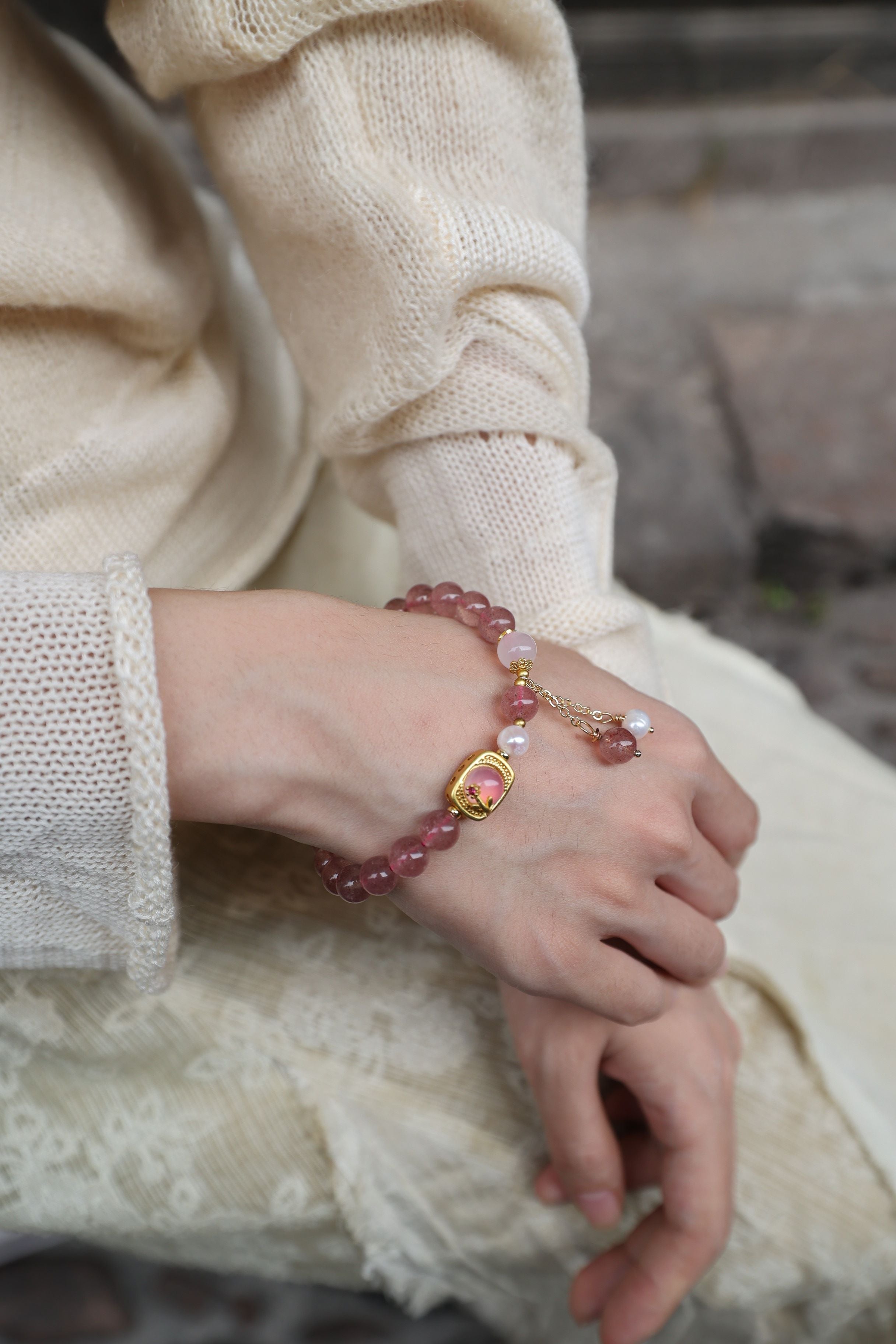 Strawberry Quartz, Pearl, and White Agate Bracelet, 16cm with 8mm Beads