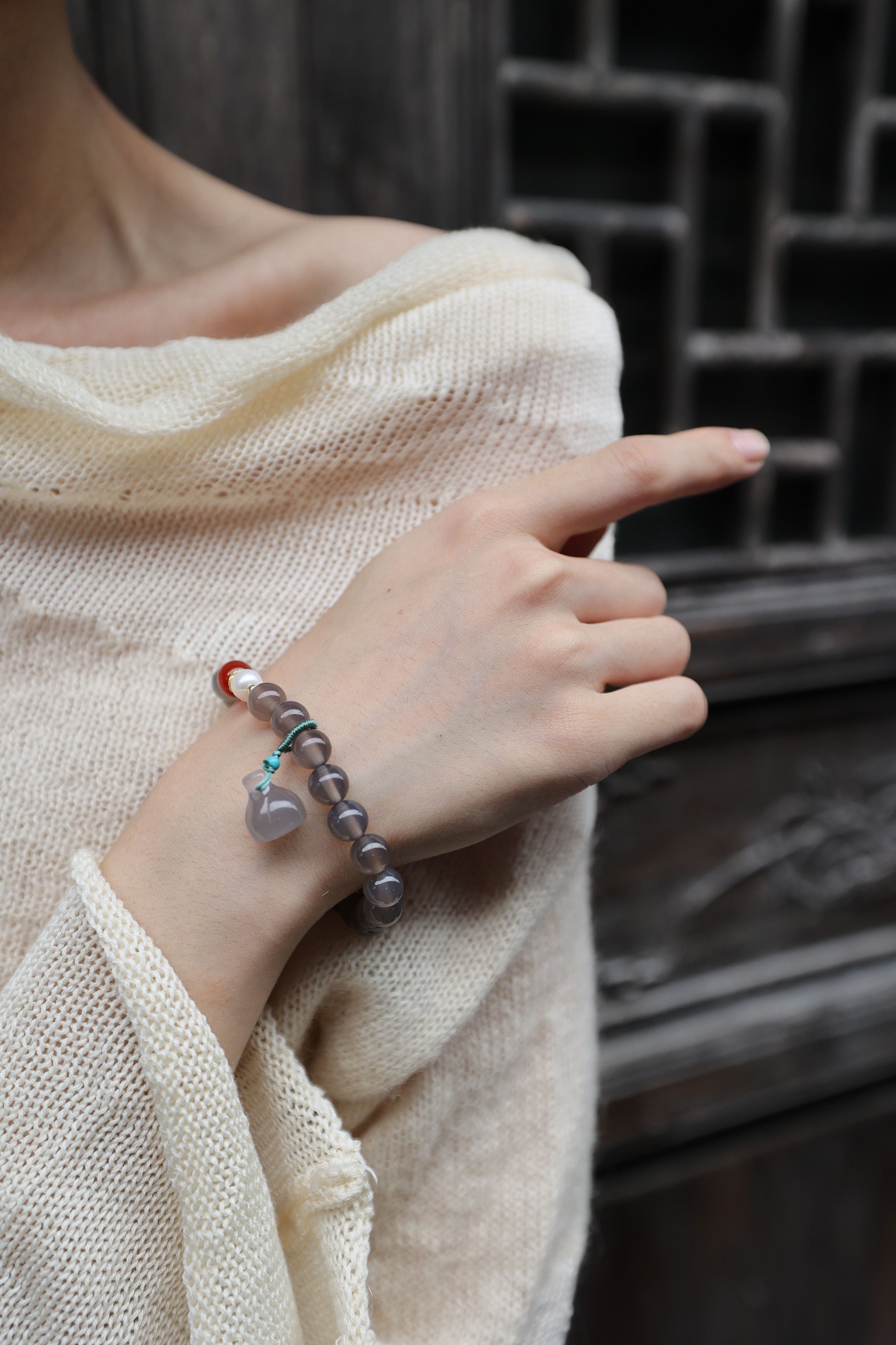 Gray Agate, Red Agate, and Pearl Elastic Bracelet