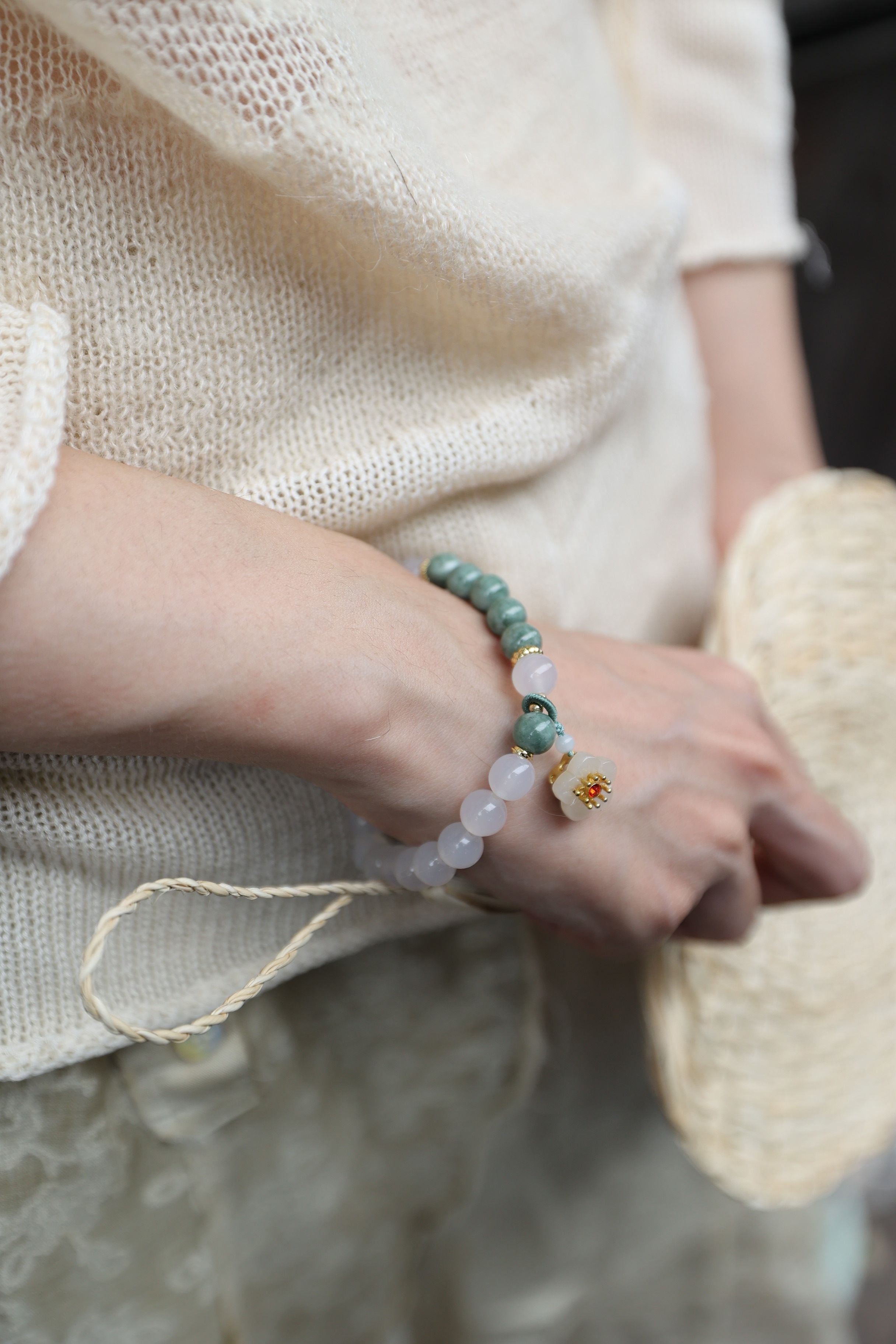 White Agate and Jade Elastic Bracelet