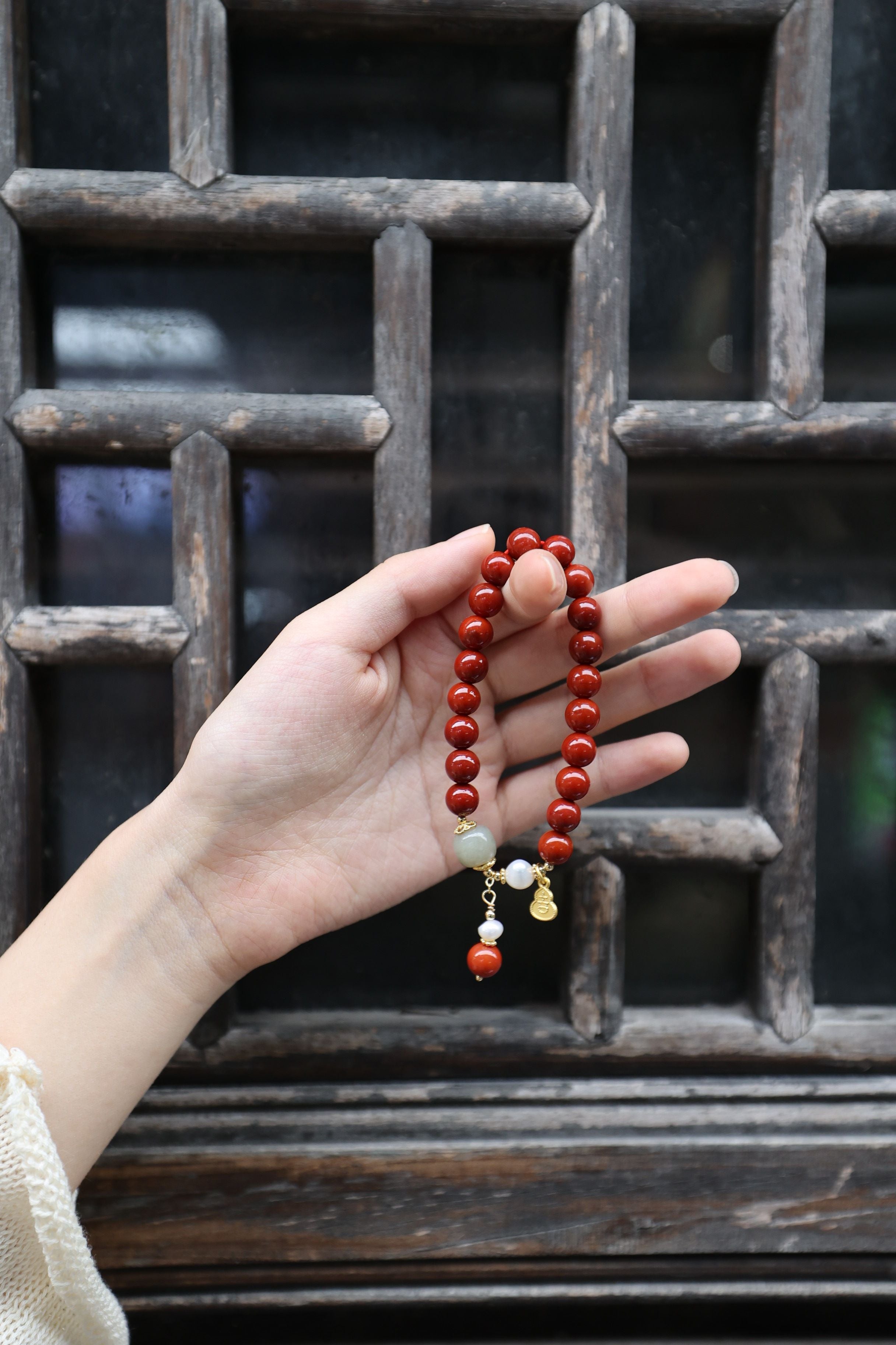 Premium South Red Agate Elastic Bracelet