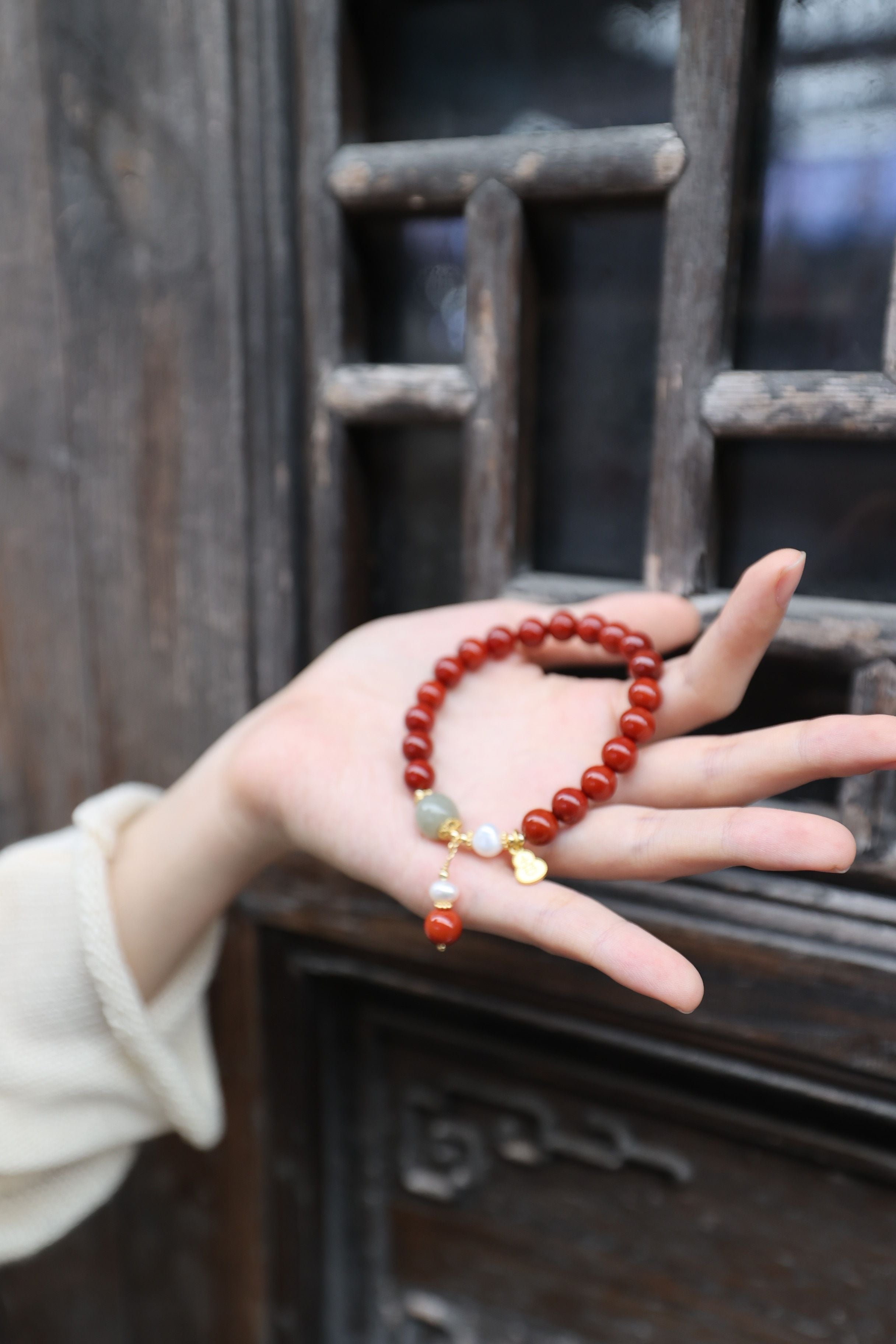 Premium South Red Agate Elastic Bracelet