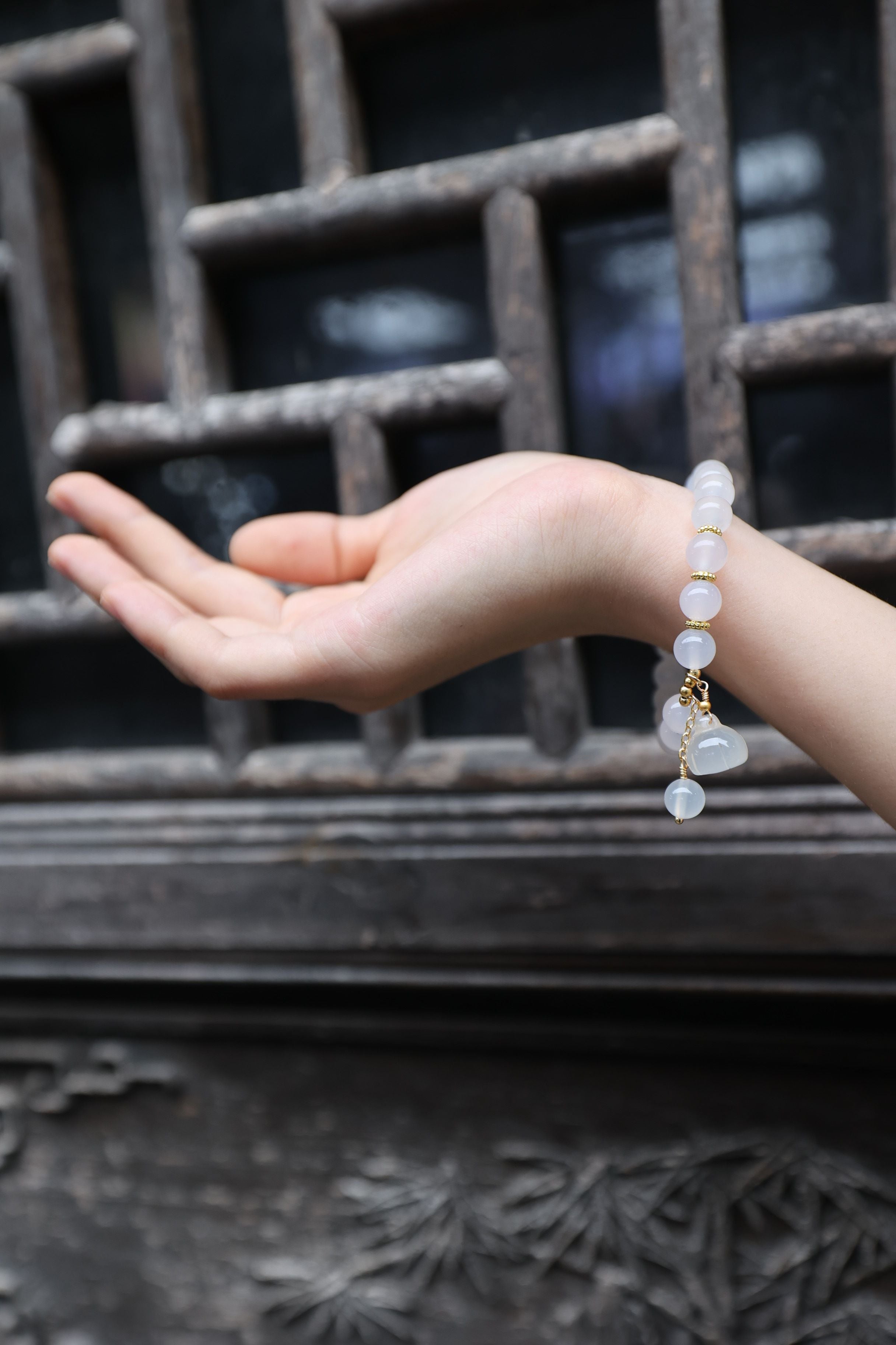 Pure Serenity: White Agate Bracelet - 16cm Celestial Clarity