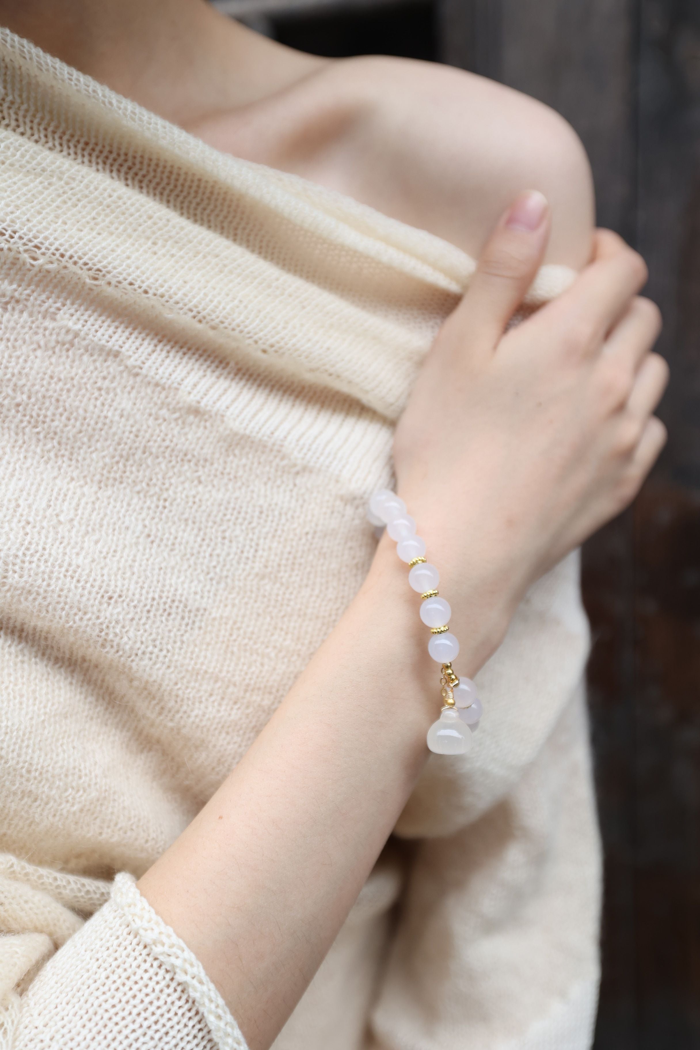 Pure Serenity: White Agate Bracelet - 16cm Celestial Clarity