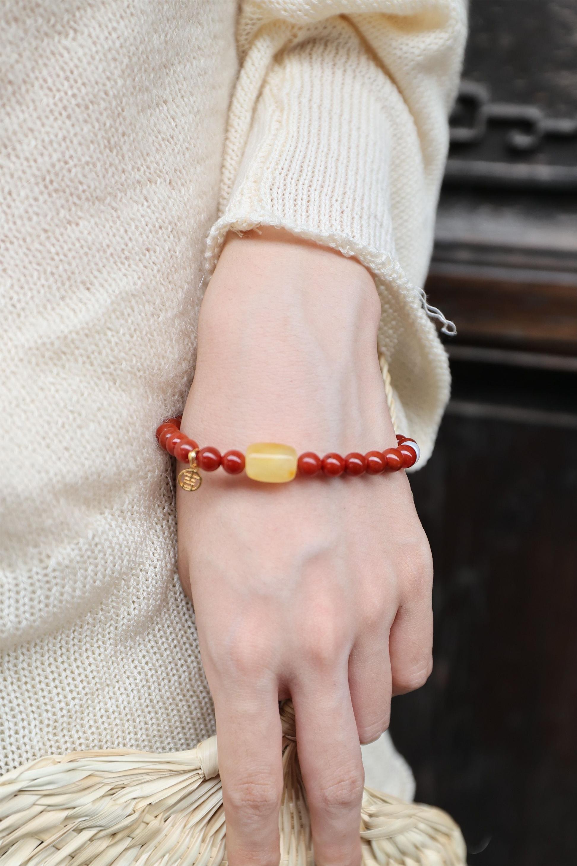 Premium South Red Agate and Amber Elastic Bracelet