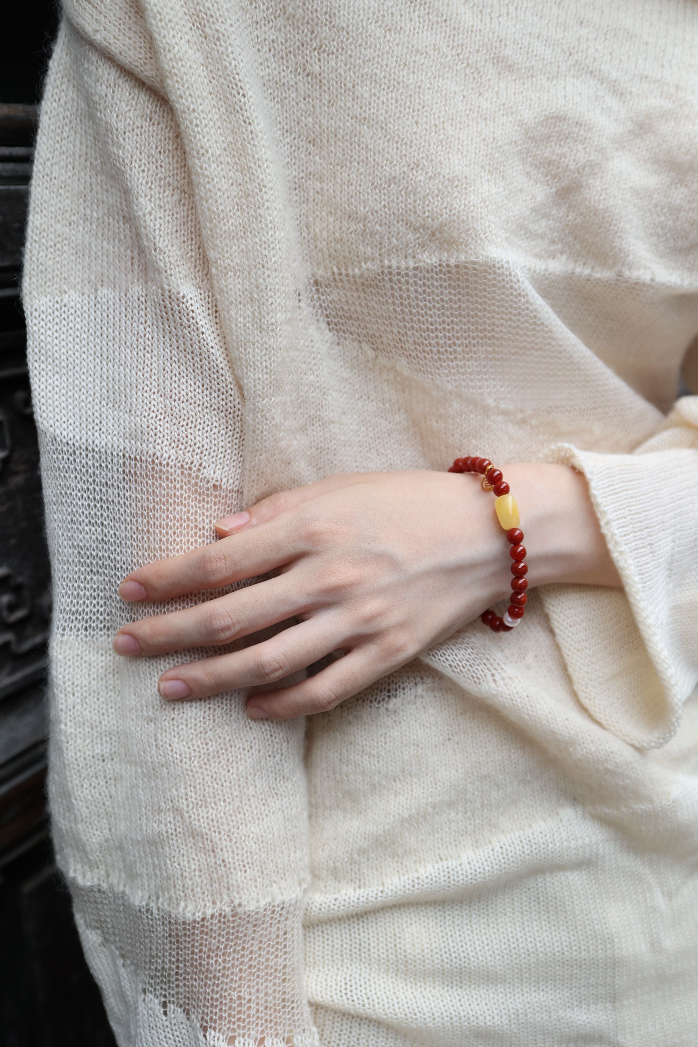 Premium South Red Agate and Amber Elastic Bracelet