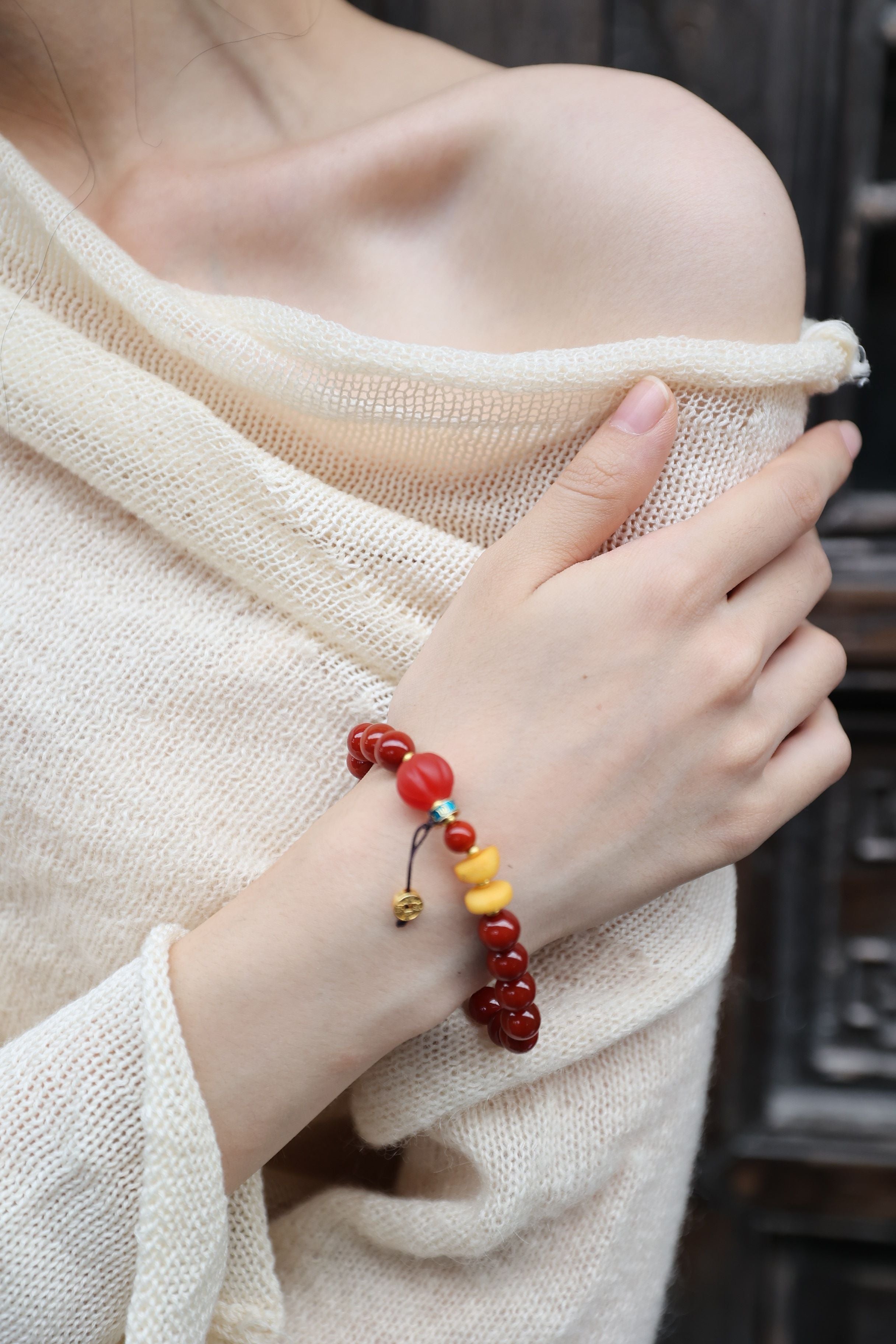 Premium South Red Agate and Amber Elastic Bracelet