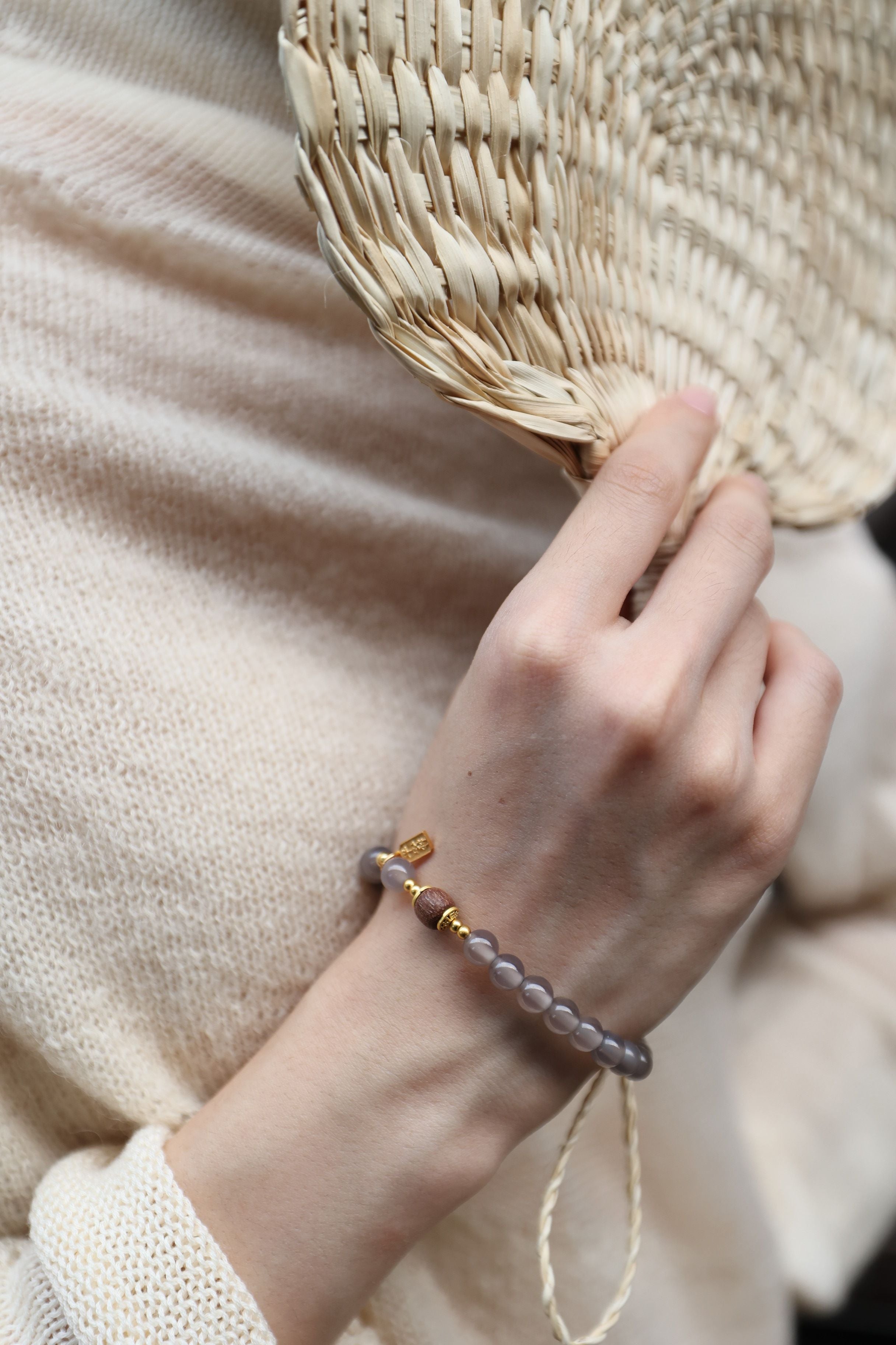 Gray Agate, Pearl, and Agarwood Bracelet, 16cm with 7mm Beads