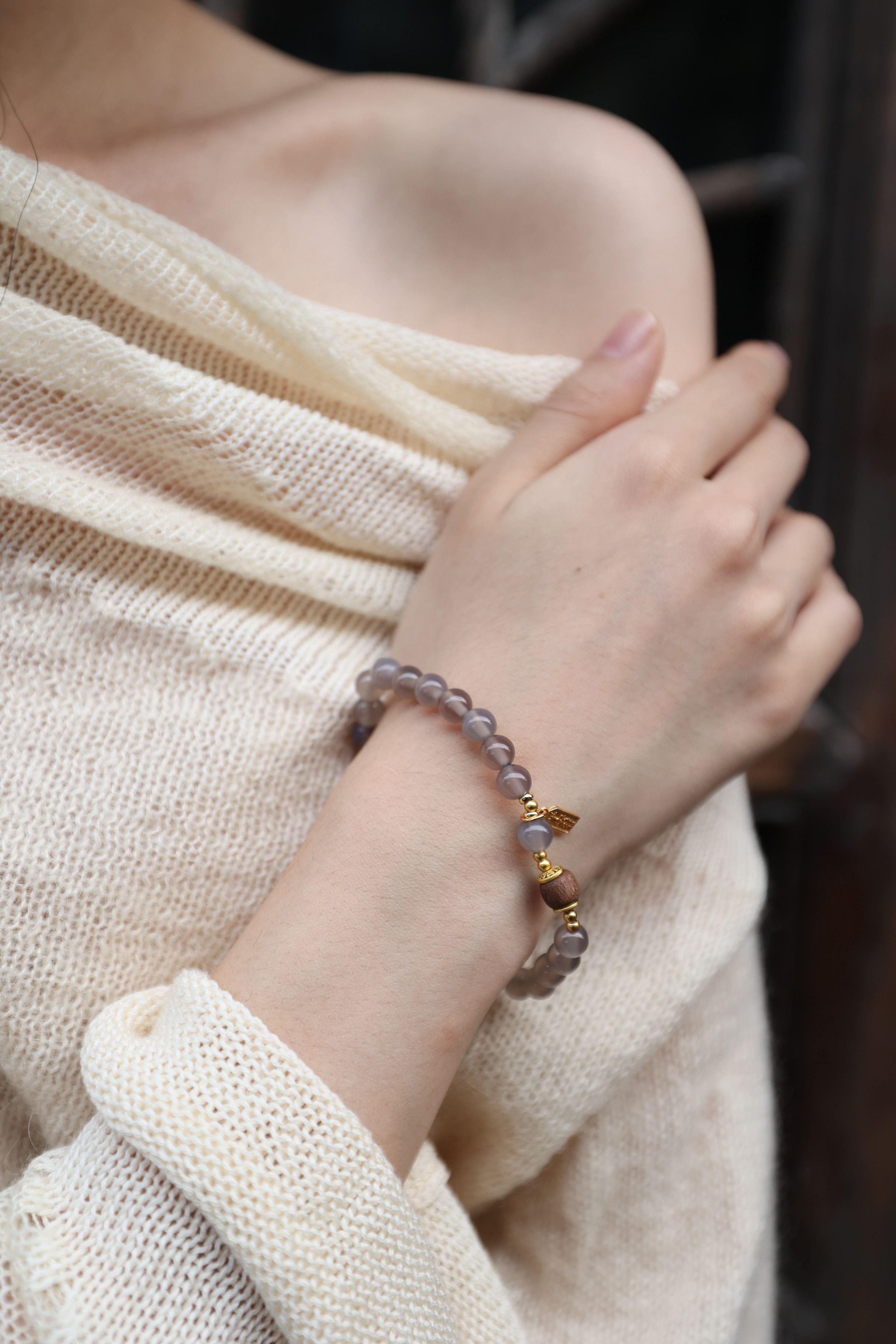 Gray Agate, Pearl, and Agarwood Bracelet, 16cm with 7mm Beads