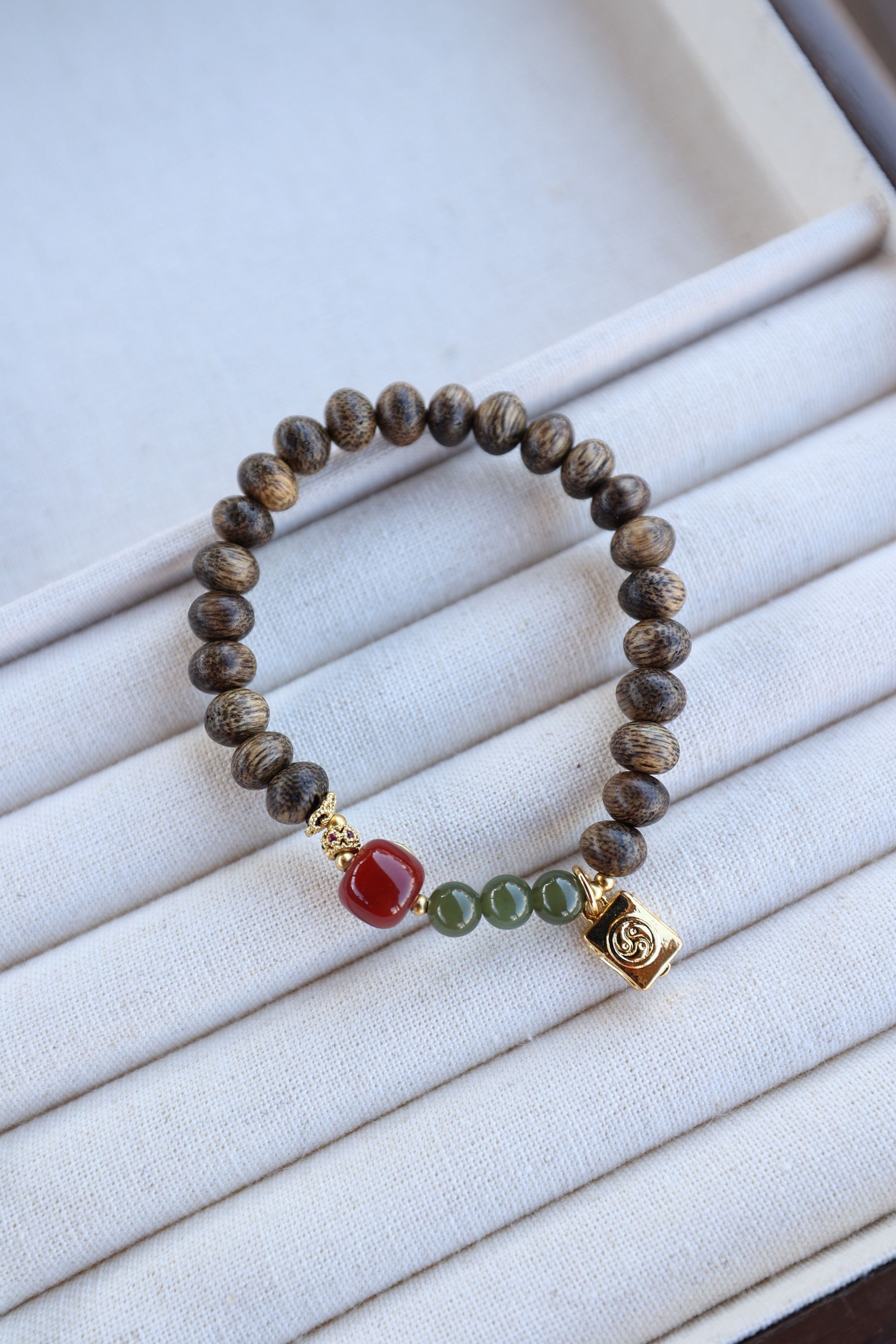 Agarwood, Premium Red Agate, and Hetian Jade Bracelet, 16cm with 8mm Beads