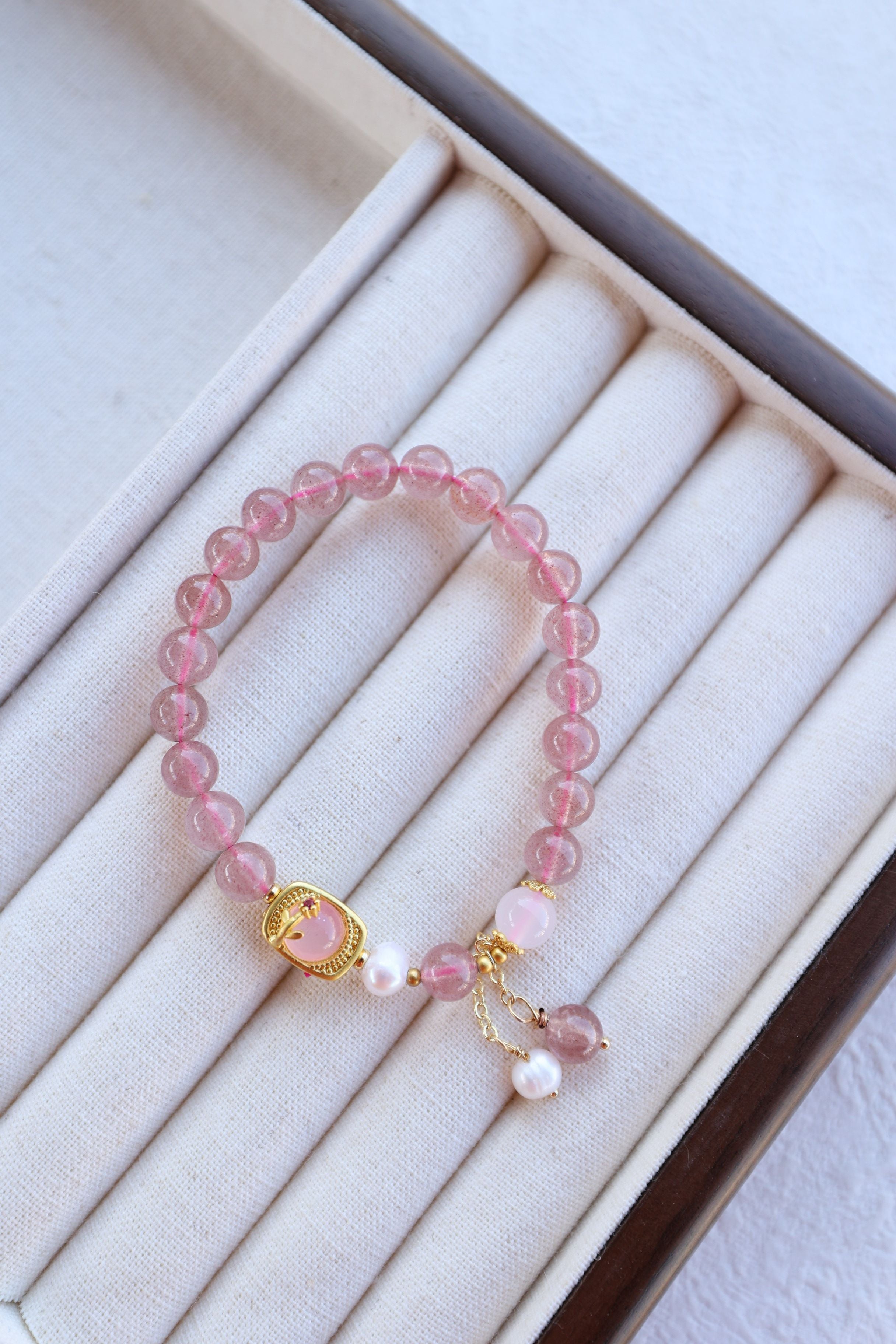 Strawberry Quartz, Pearl, and White Agate Bracelet, 16cm with 8mm Beads