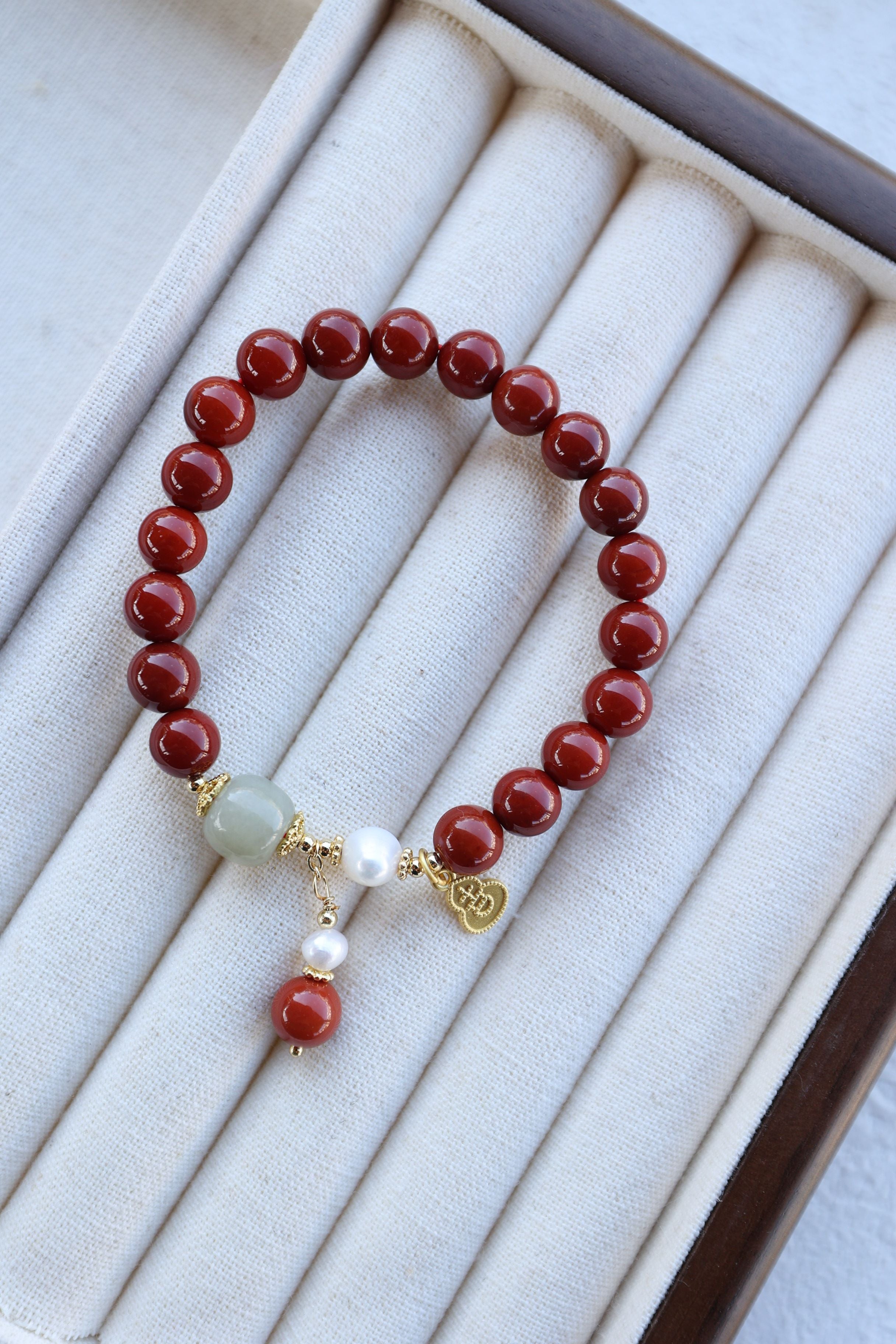 Premium South Red Agate Elastic Bracelet