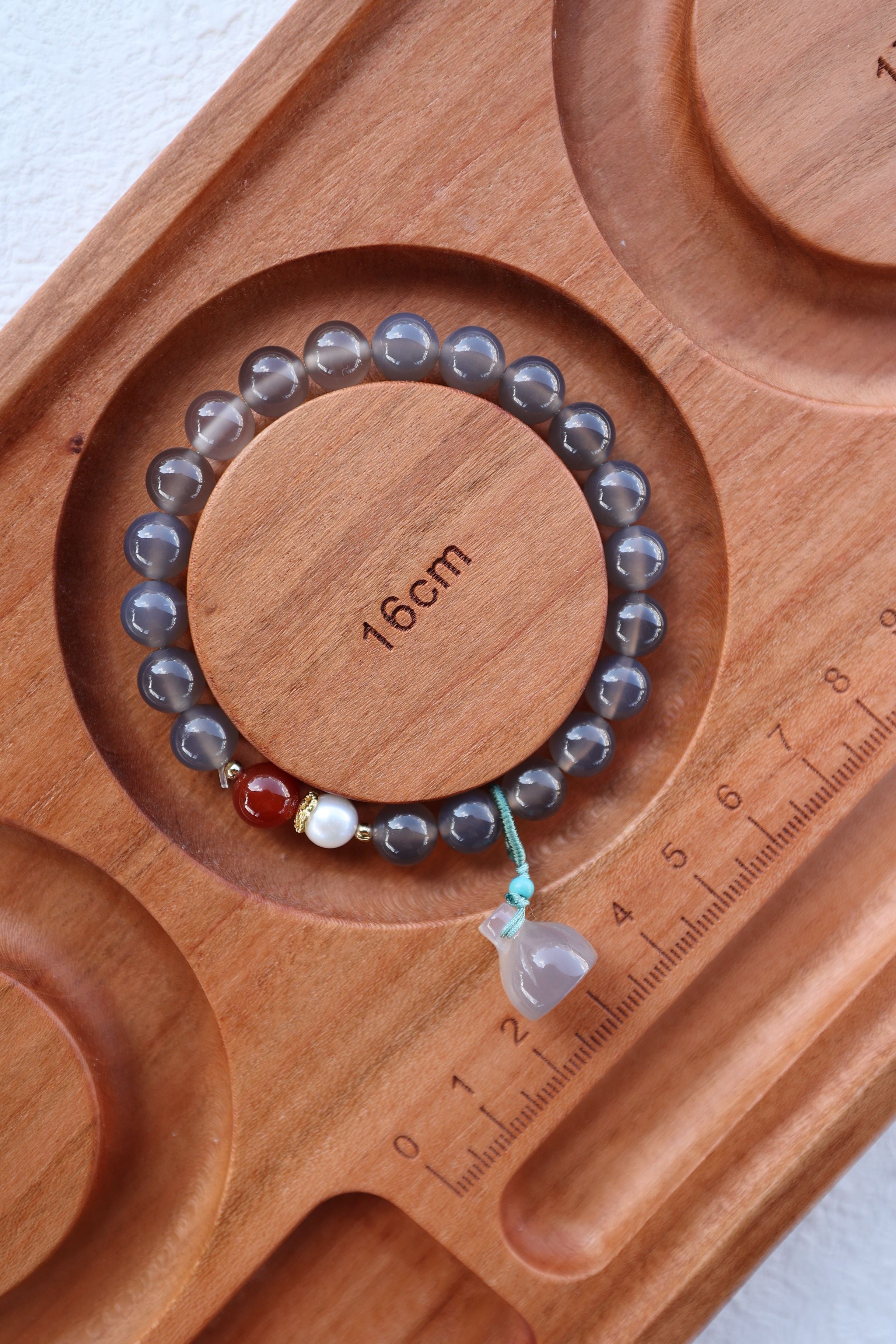 Gray Agate, Red Agate, and Pearl Elastic Bracelet