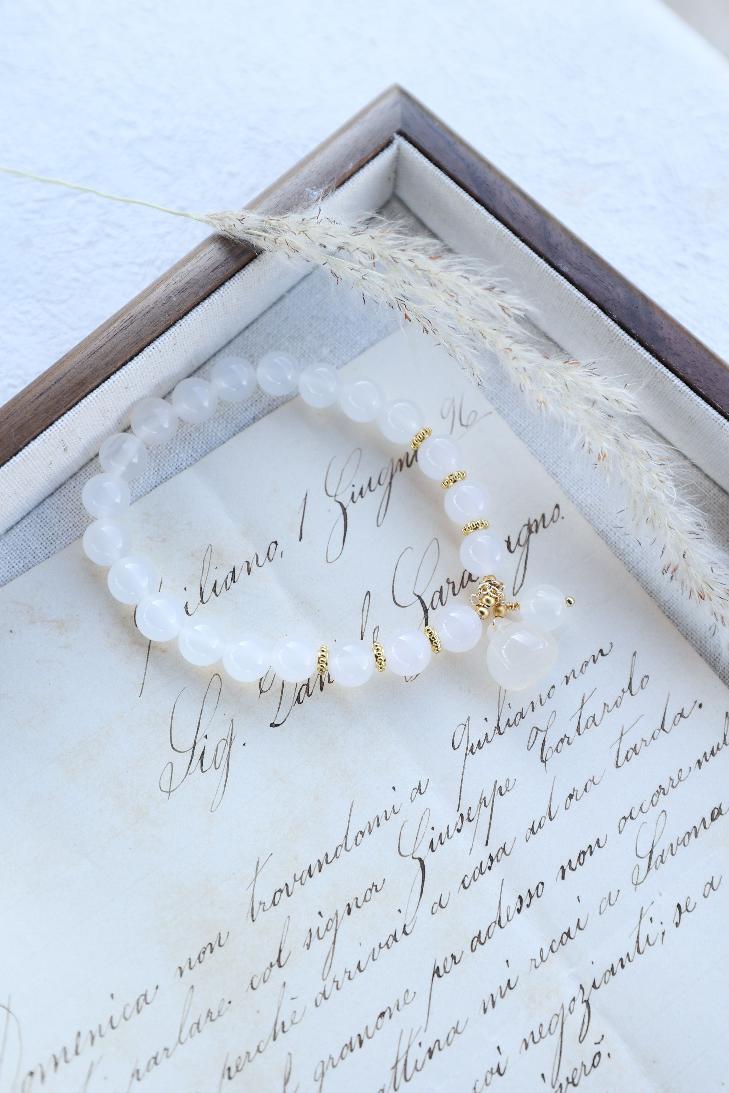 Pure Serenity: White Agate Bracelet - 16cm Celestial Clarity