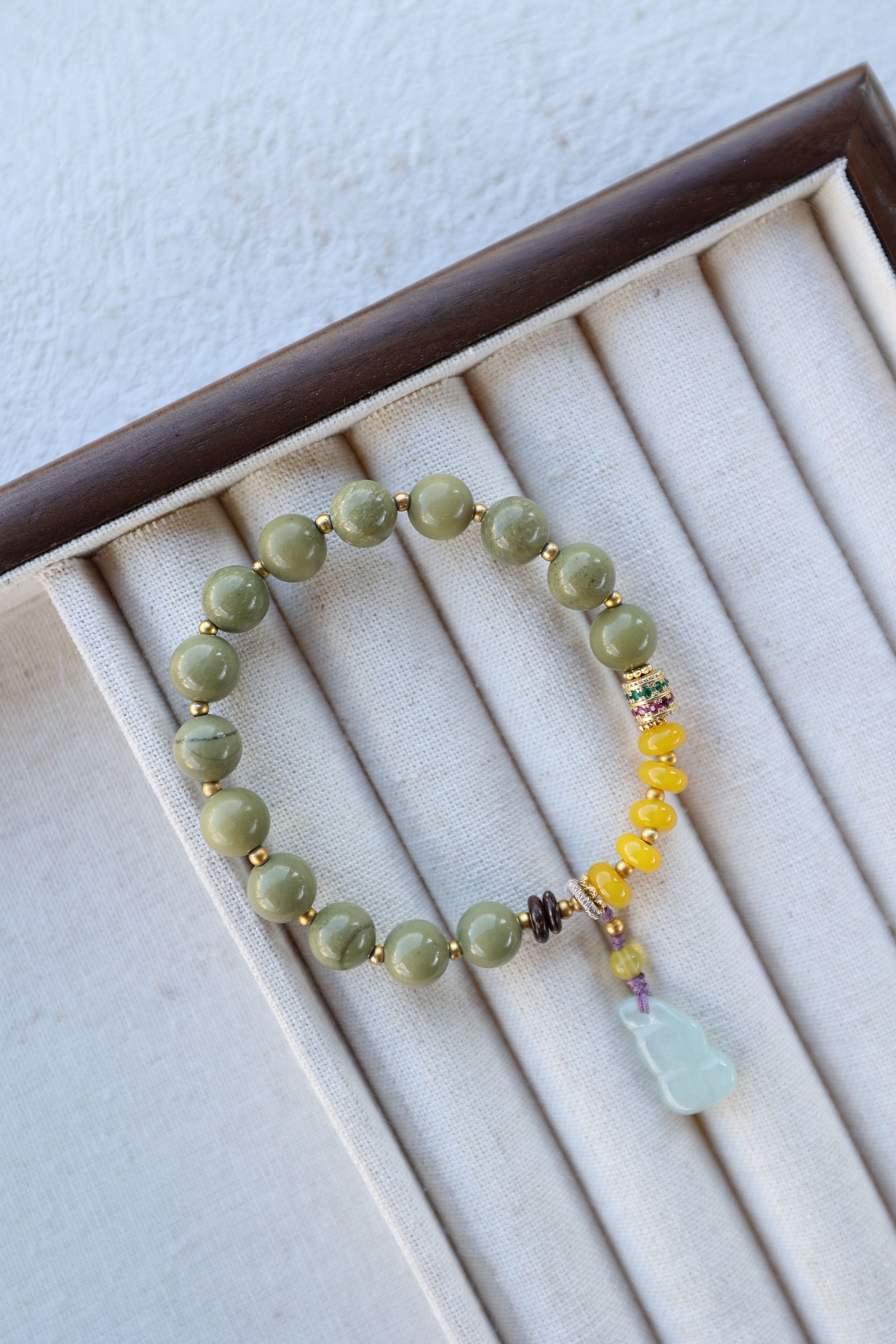 Alashan Agate, Yellow Agate, and Jade Bracelet, 16cm with 8mm Beads