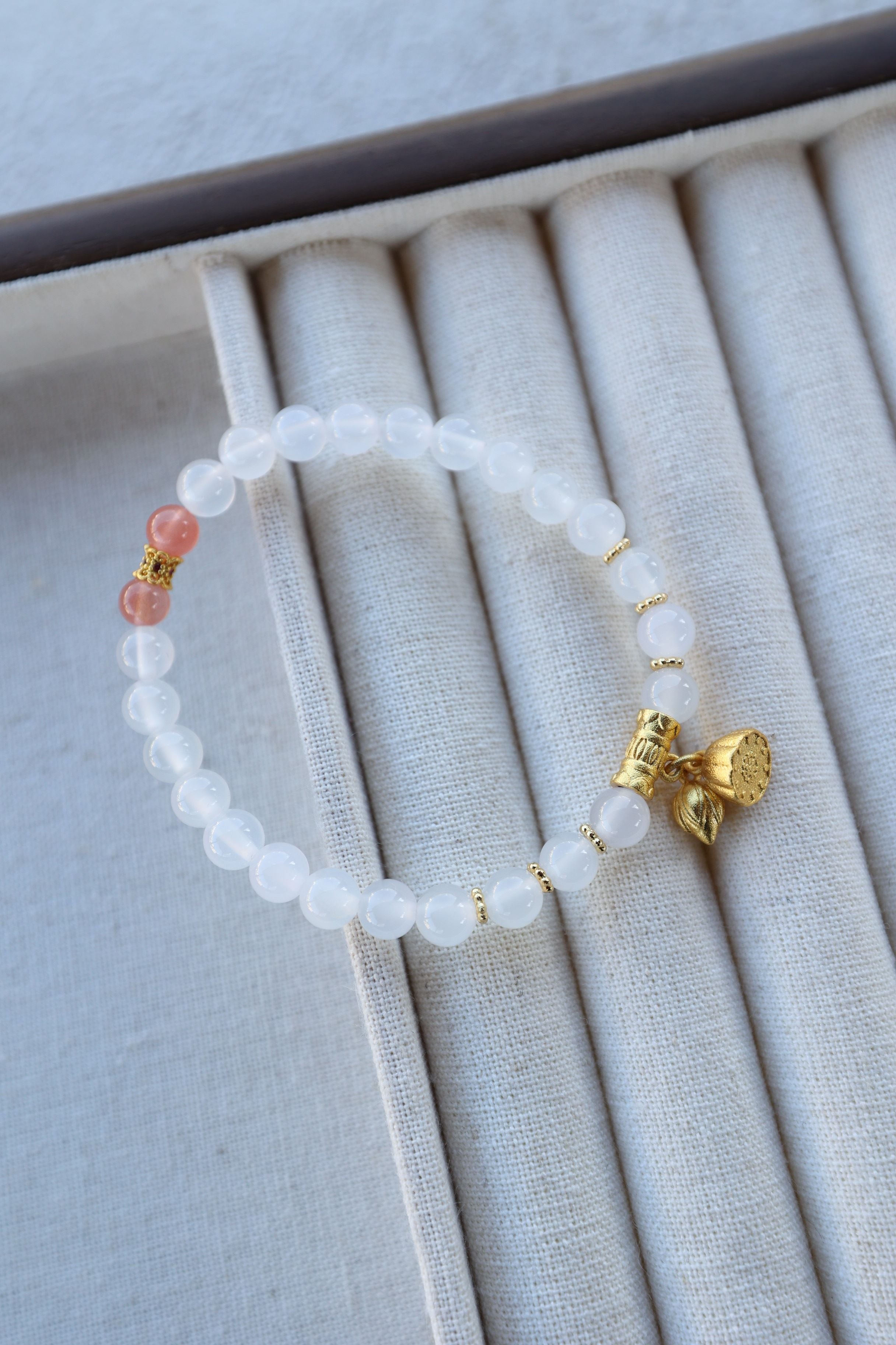 Zen Fire: White Agate & Nan Hong Bracelet - 16cm Balanced Elegance